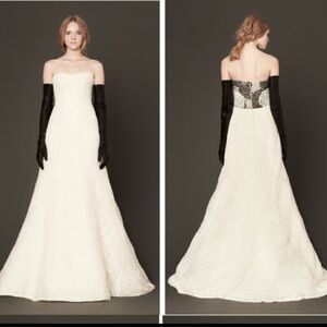 Vera Wang luxe Bridal Gown Black And White Size 10. 2014 Runway. Lace